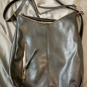 Convertible bag/backpack